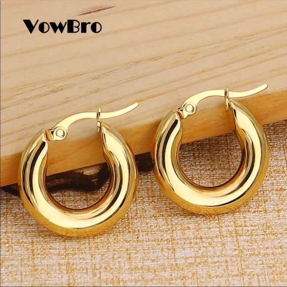 New 25MM Round Gold Tone Stainless Steel Hoop Earrings - Picture 2 of 4